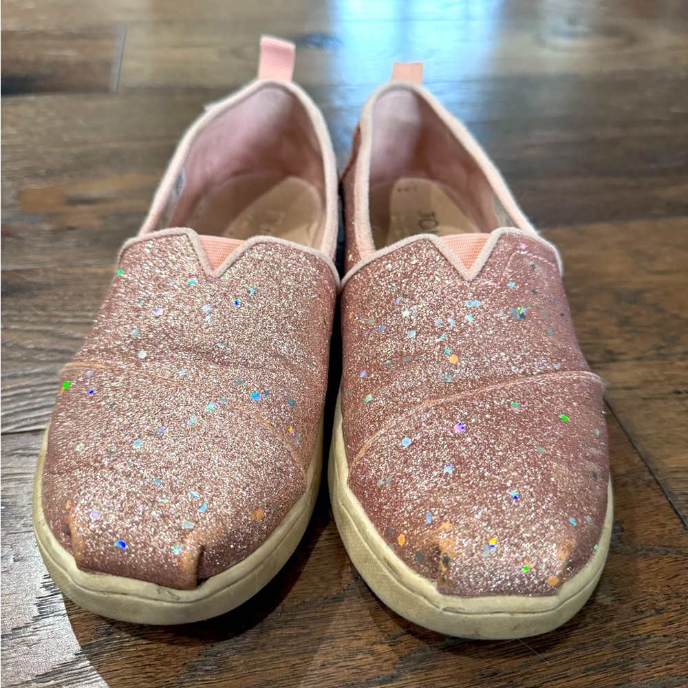 Toms Youth Alpargara Rose Gold Cosmic Glitter, Size 4.5